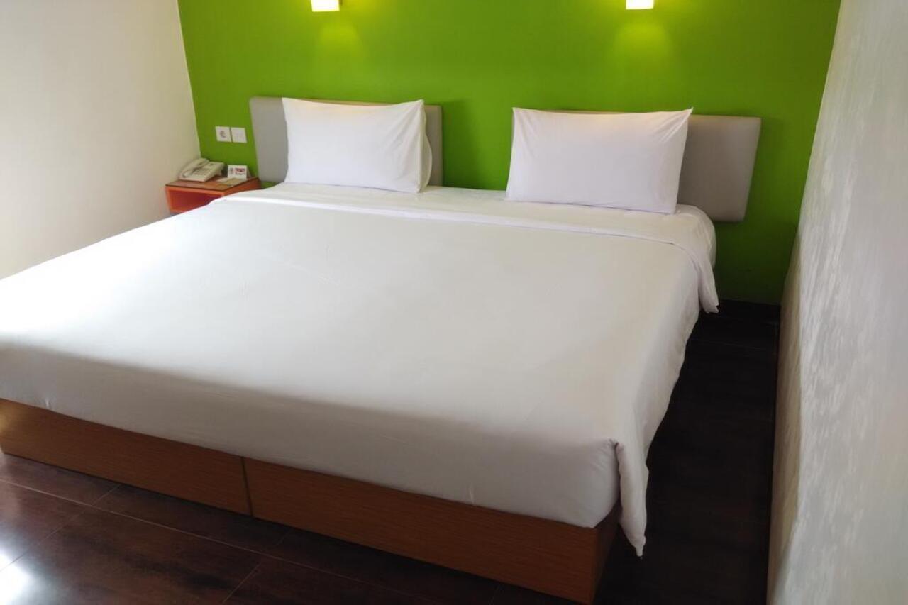 Amaris Hotel Ponorogo Εξωτερικό φωτογραφία