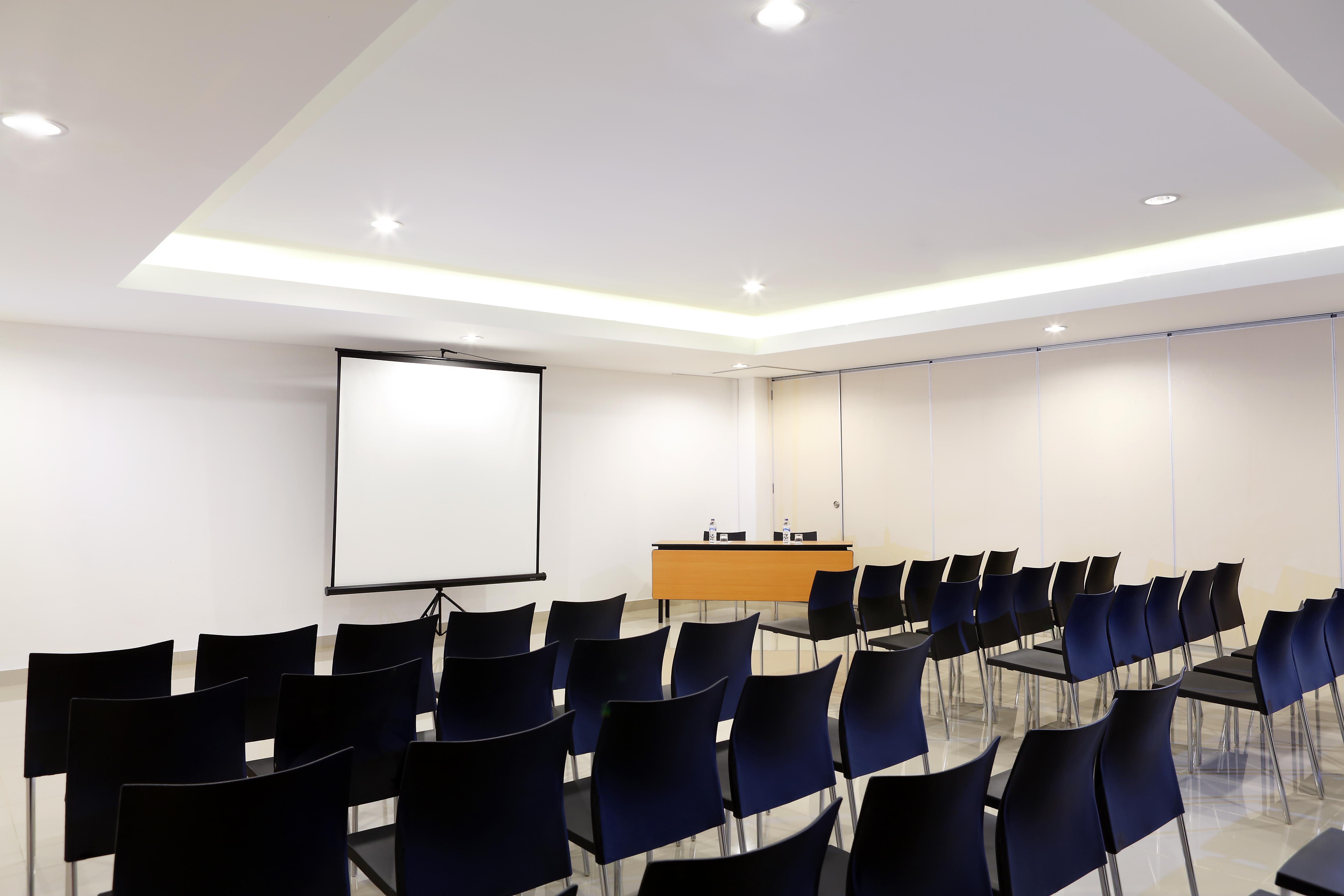 Amaris Hotel Ponorogo Εξωτερικό φωτογραφία