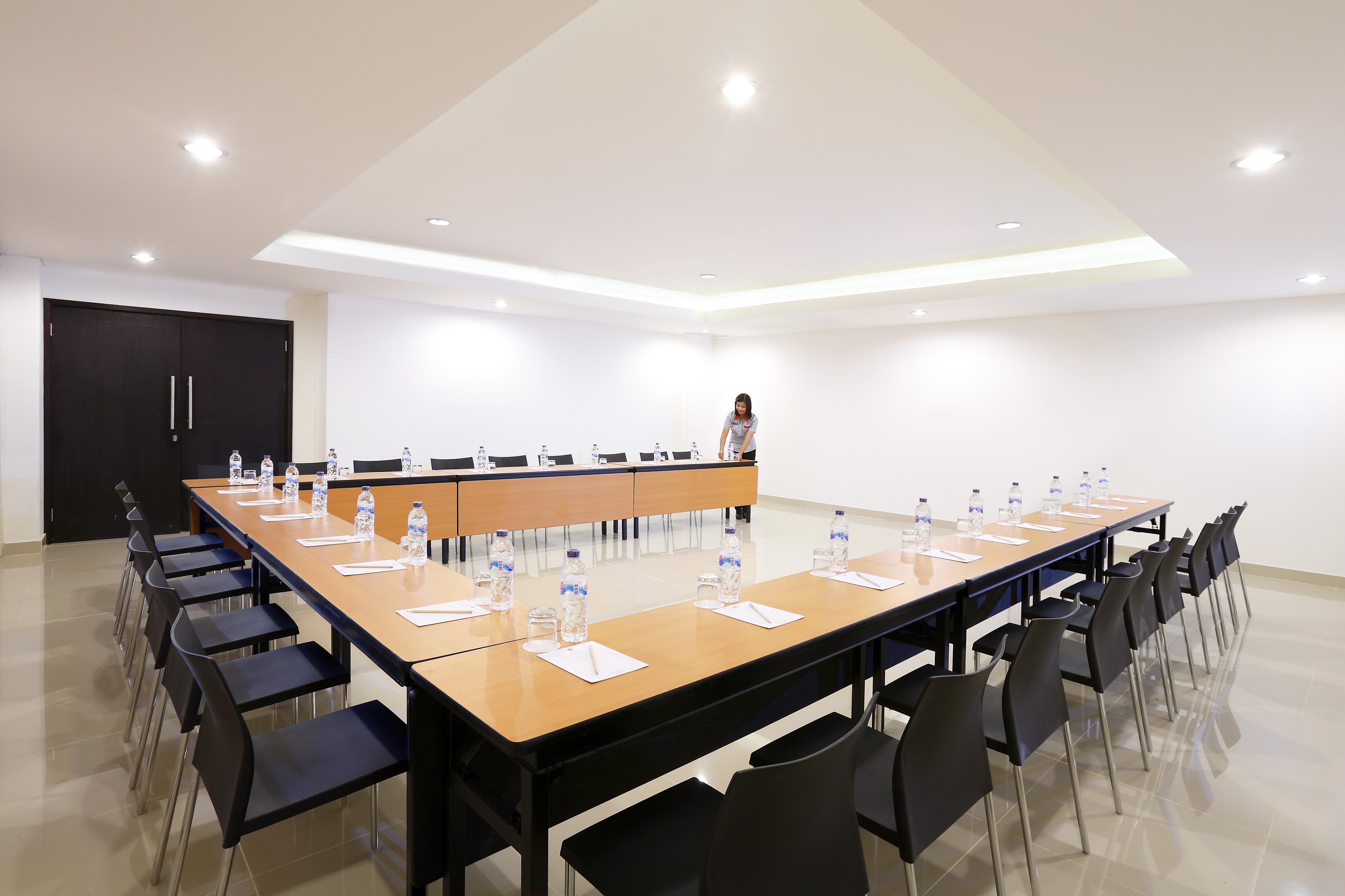 Amaris Hotel Ponorogo Εξωτερικό φωτογραφία