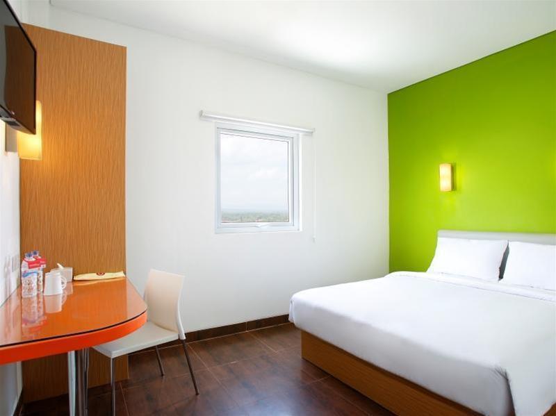 Amaris Hotel Ponorogo Εξωτερικό φωτογραφία